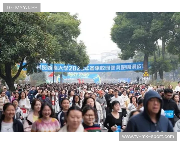 西南大学招聘考试现场，考生奔跑进场成焦点，西南大学专场招聘