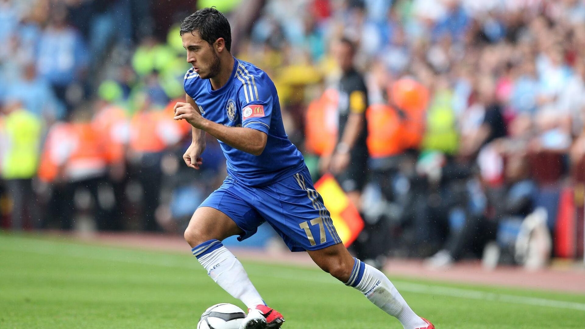 mk体育娱乐-弗赖堡中后场连线构建稳定体系，弗赖堡主帅